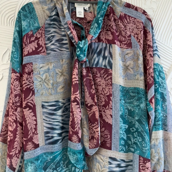 Coldwater Creek Women's SZ S Maroon Blue Cream Blouse Front 1/2 Button w/ Tie - Picture 3 of 13
